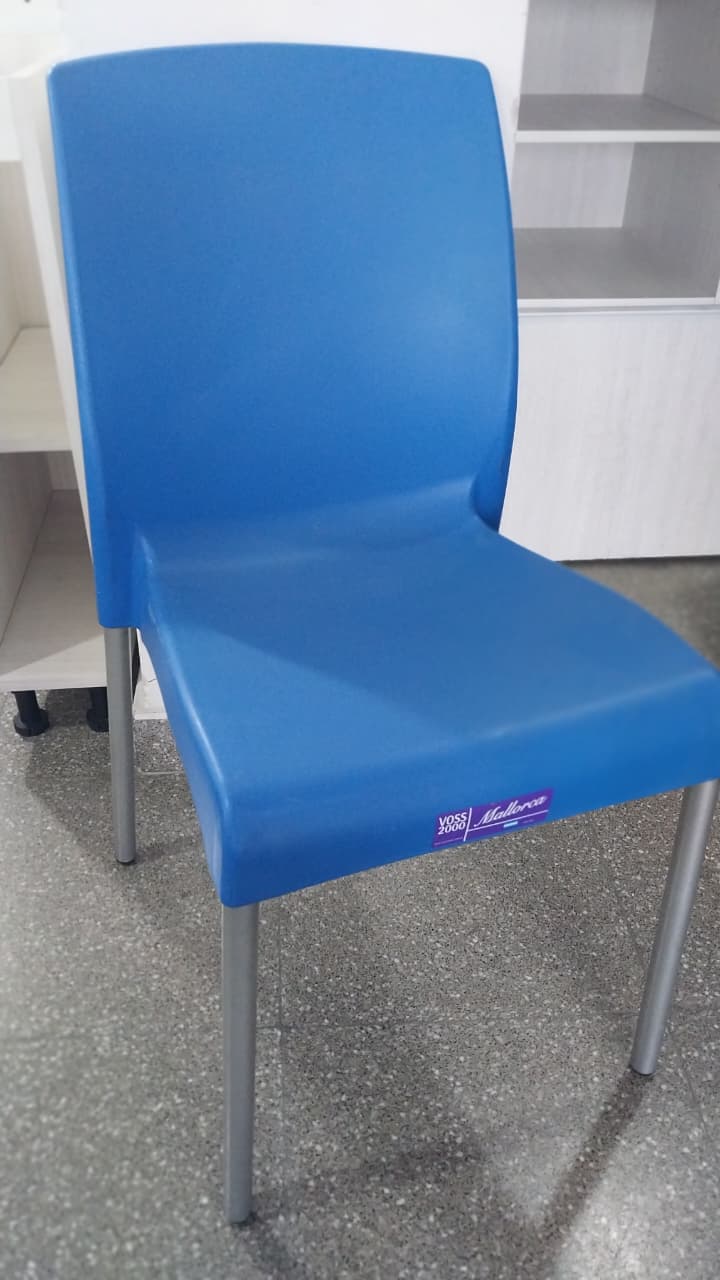 SILLA PLAST VOSS MALLORCA AZUL